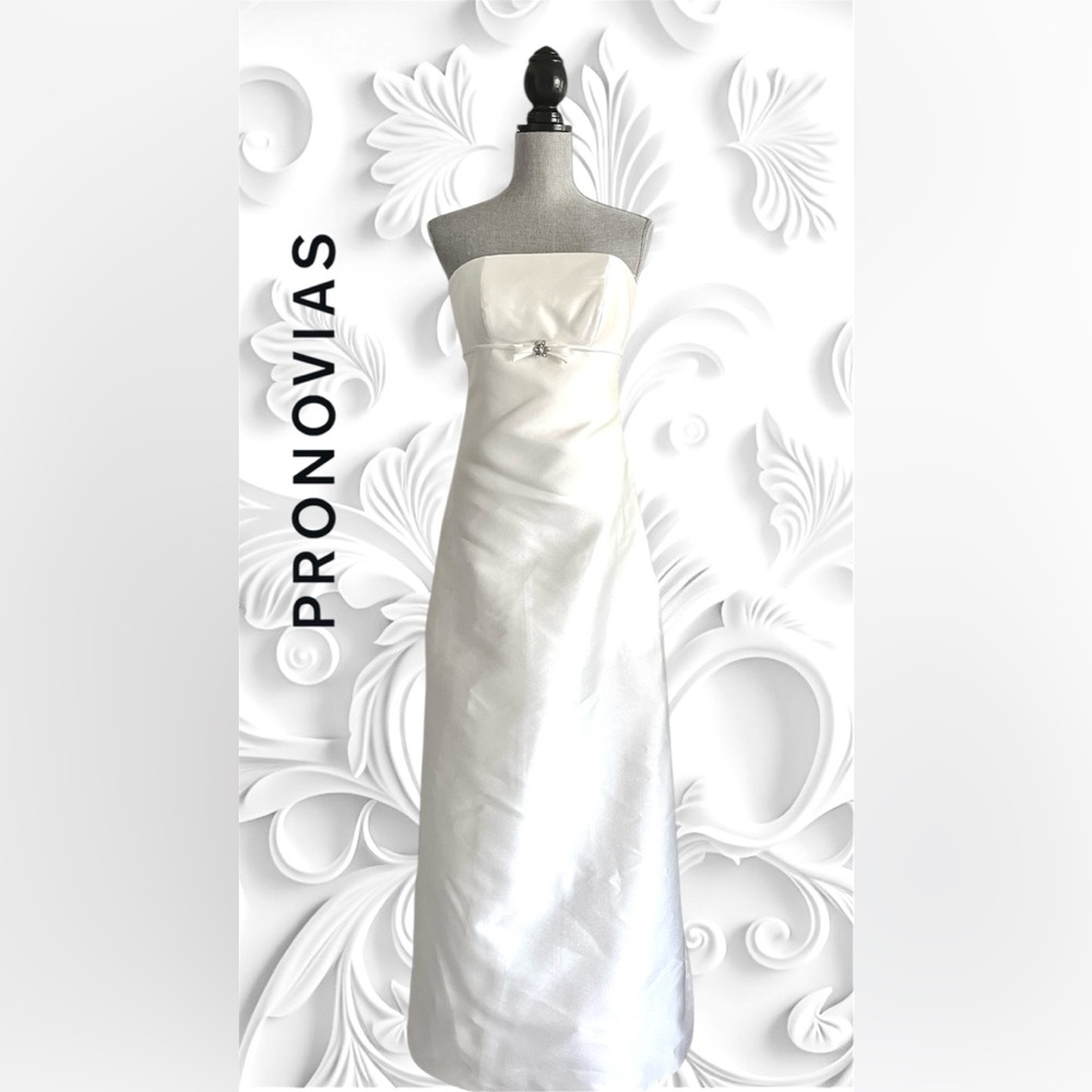Pronovias Barcelona Strapless Minimalistic Wedding Dress , A Line,Size 6US, 8 UK